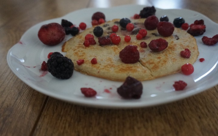 Rood fruit - Pannenkoek - Gezonde pannenkoeken - Eiwitrijke voeding