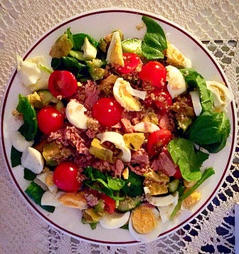 tonijn-salade - eiwitrijk tussendoortje - eiwitrijke voeding